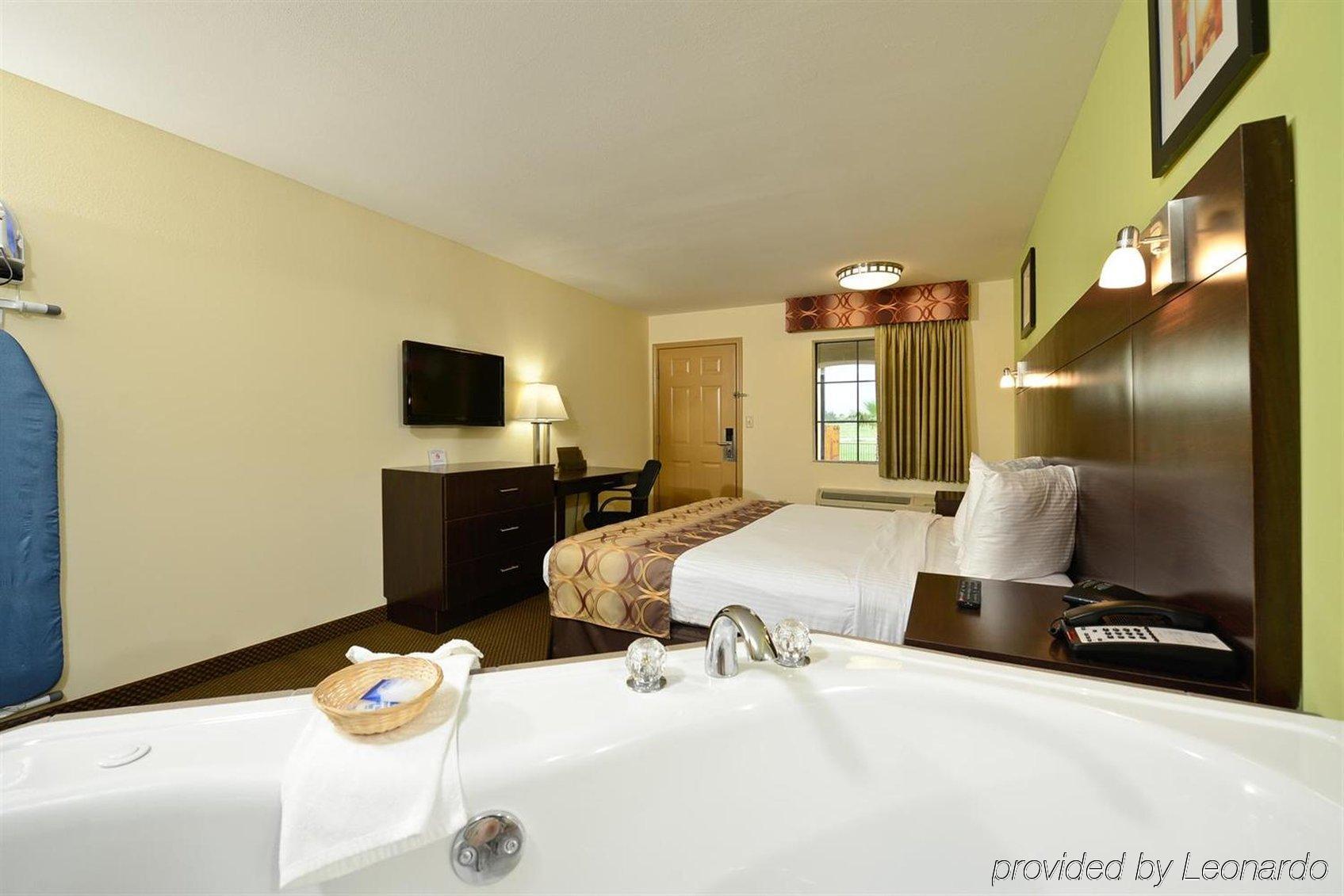 Americas Best Value Inn Lake Charles Interstate 210 Room photo