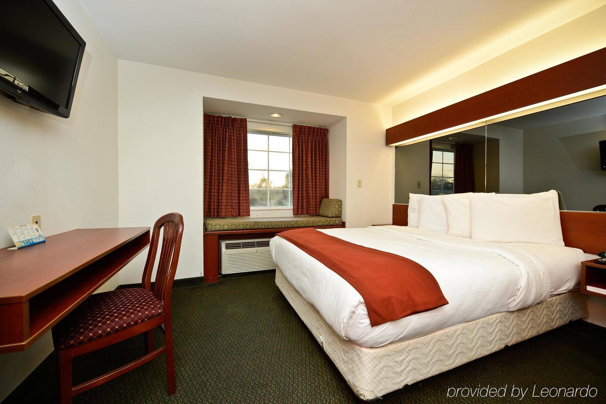 Americas Best Value Inn Lake Charles Interstate 210 Exterior photo