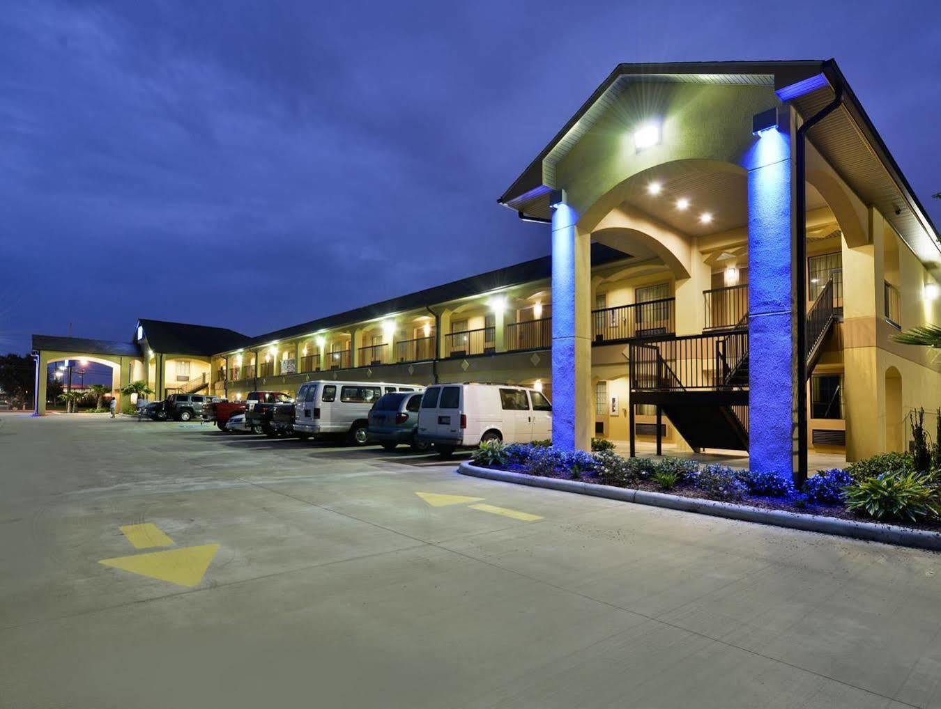 Americas Best Value Inn Lake Charles Interstate 210 Exterior photo